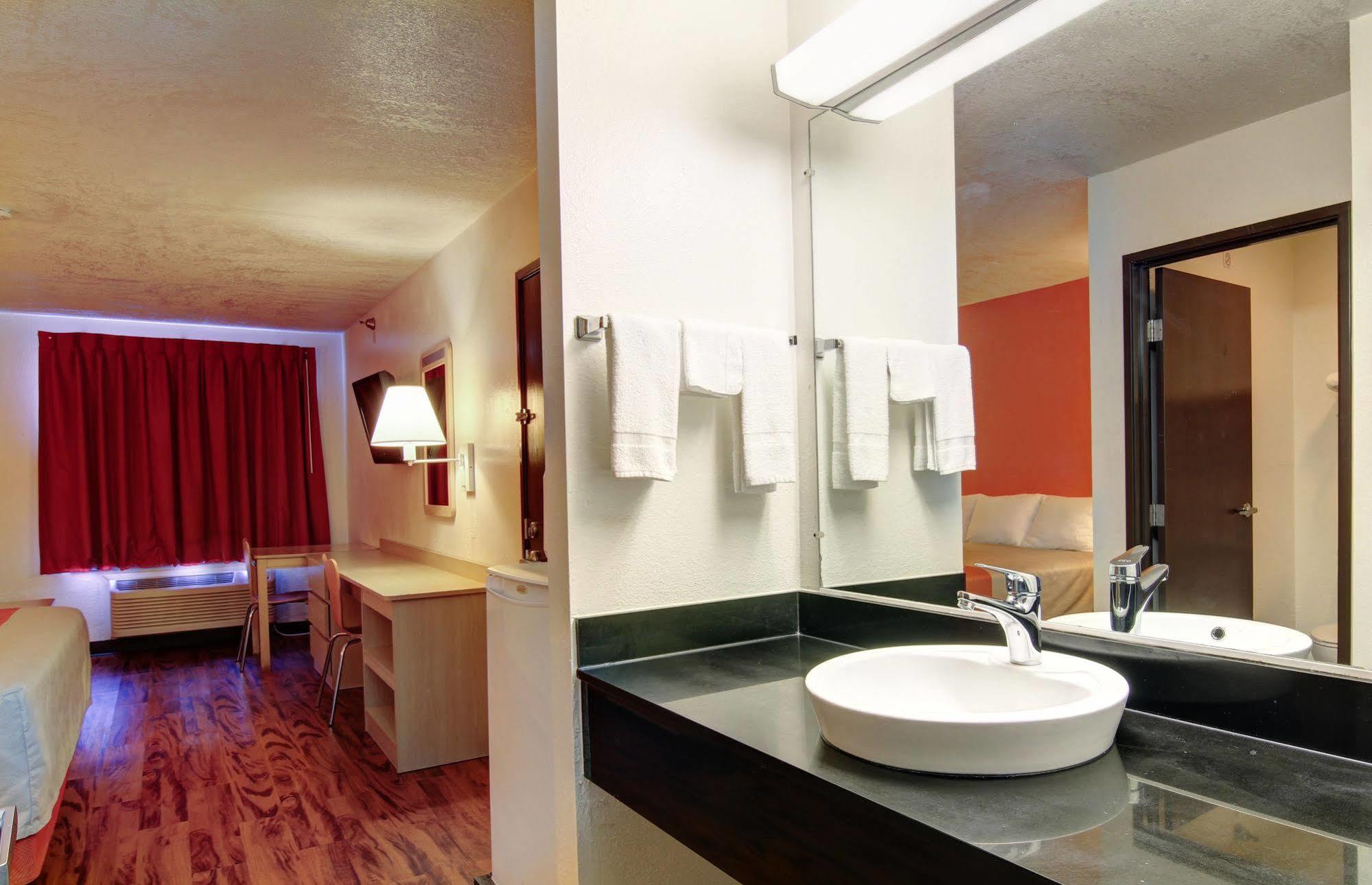 Motel 6-Columbia, Mo - East 외부 사진