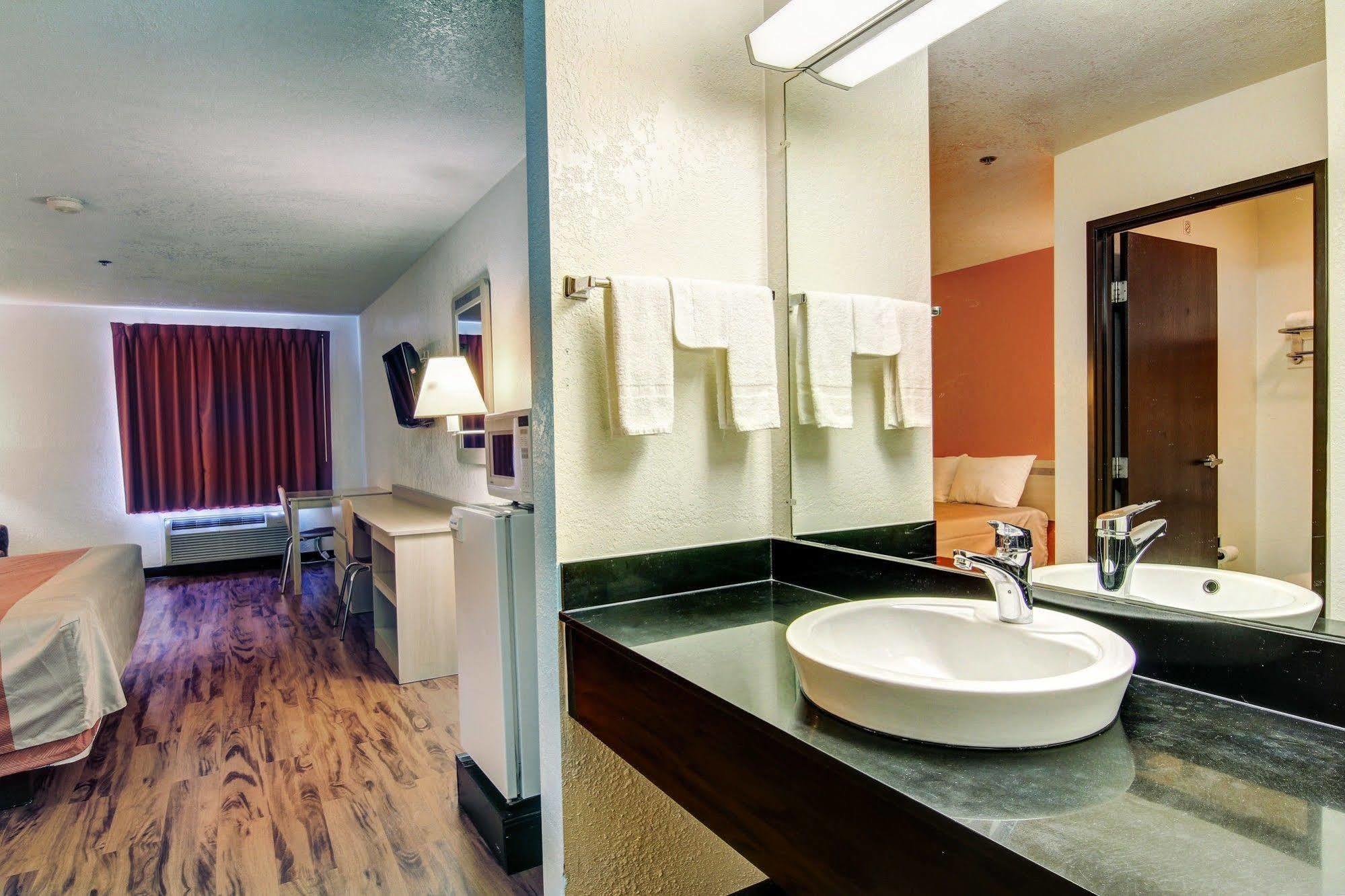 Motel 6-Columbia, Mo - East 외부 사진